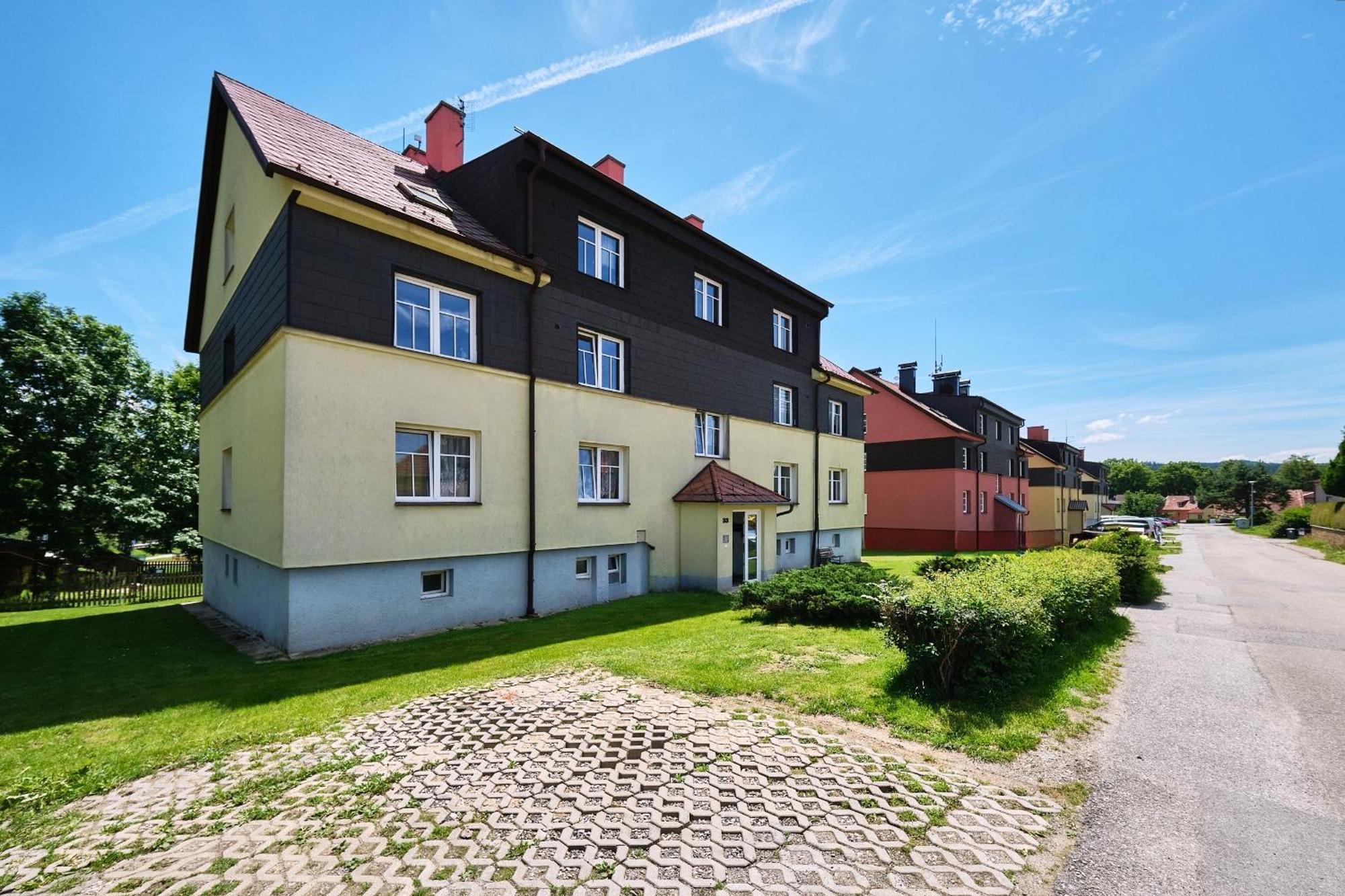 U Lipna-frymburk 5 Apartment